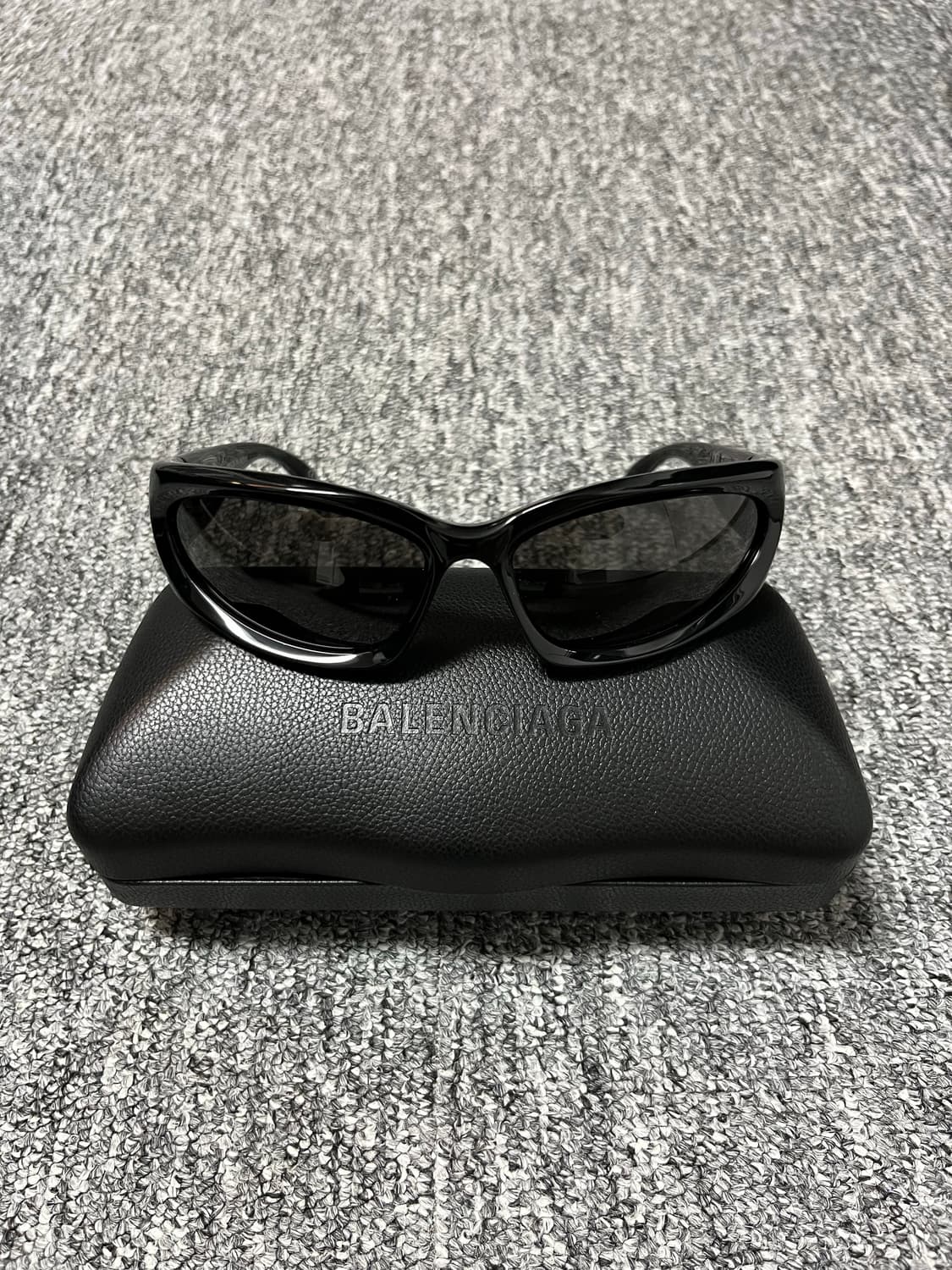 발렌시아가 스위프트 오발 선글라스 상품이미지3