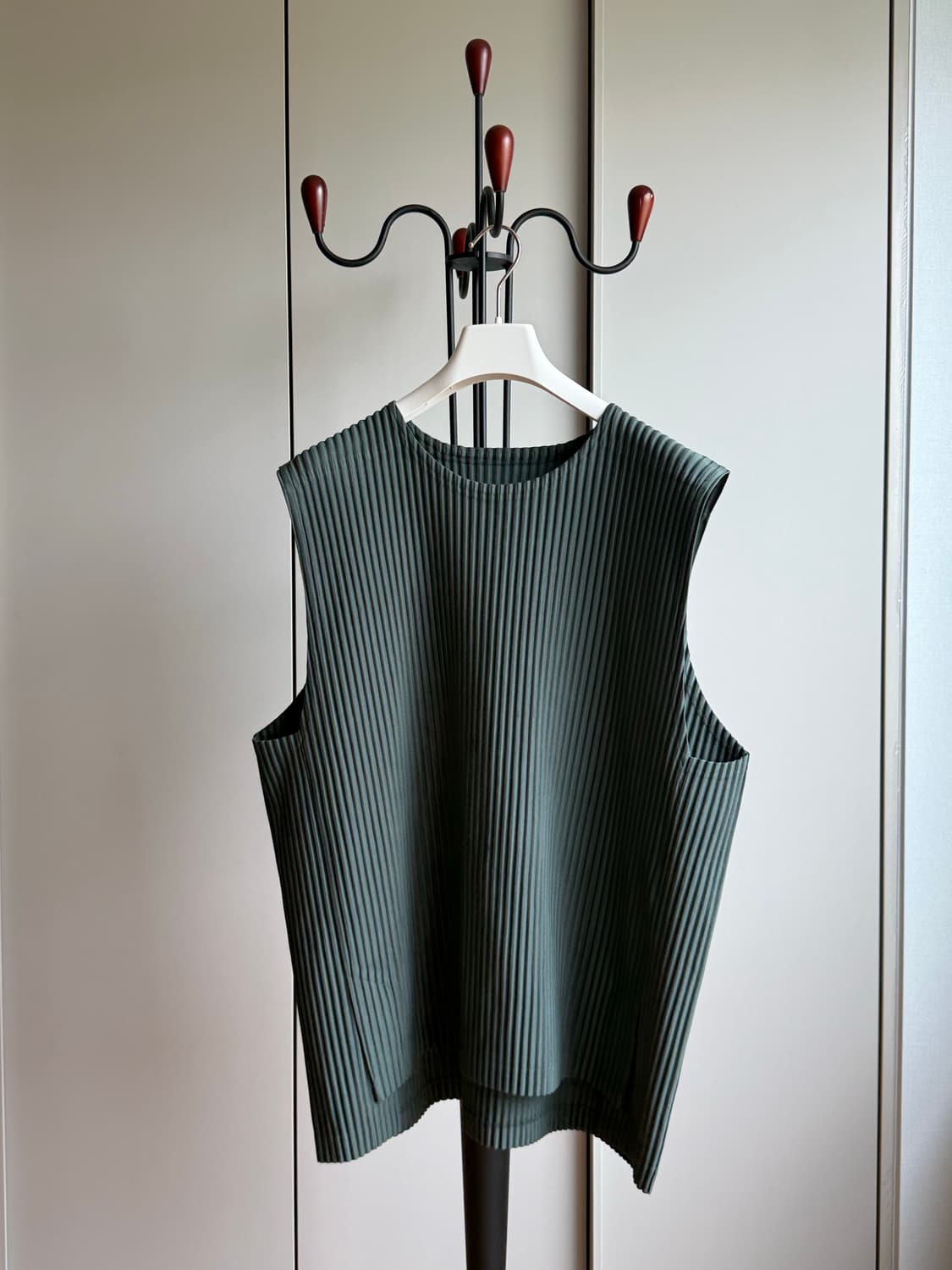 [3] Homme Plisse Vest Green 상품이미지1