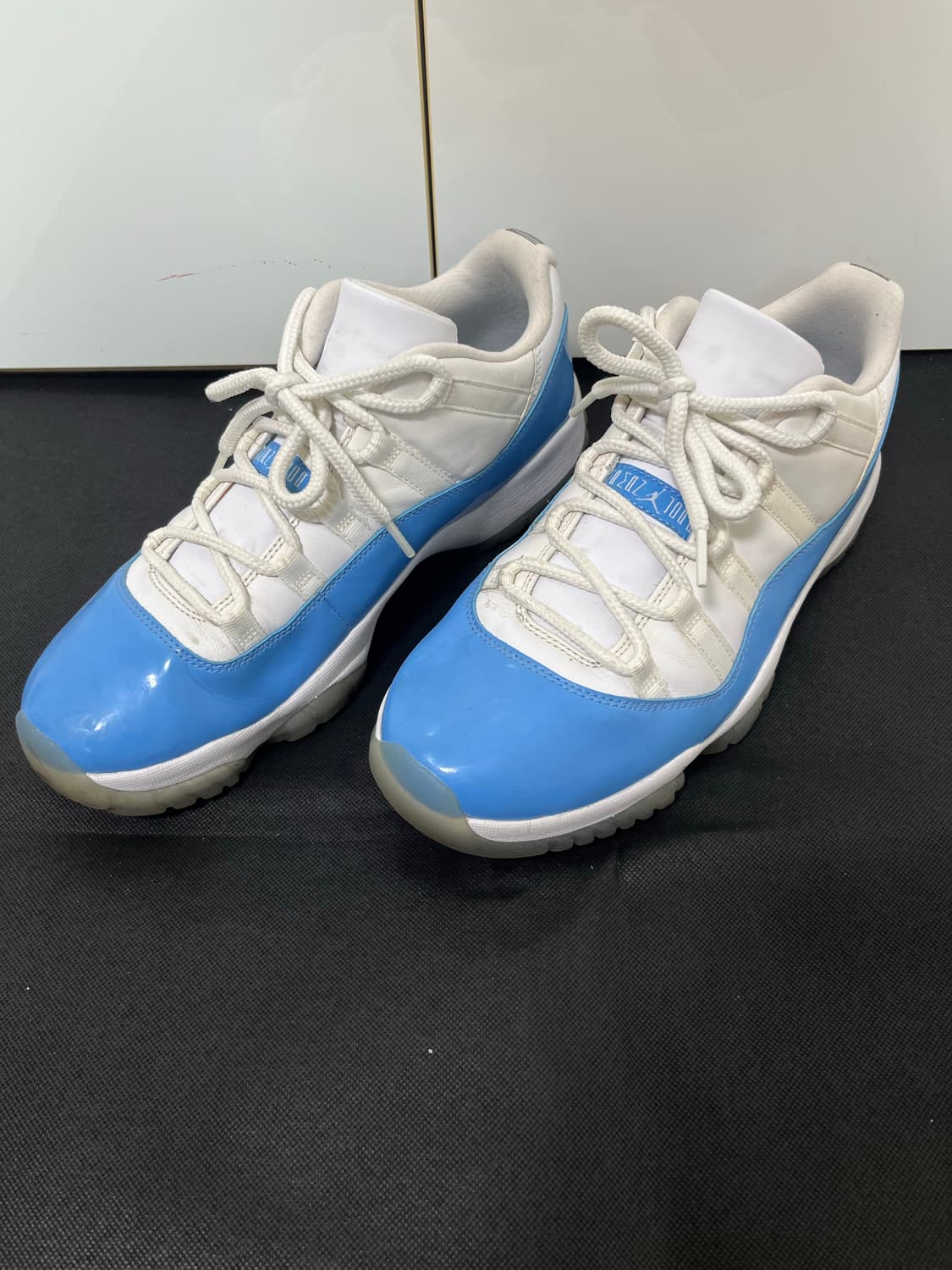 에어조던 11 레트로 로우 UNC 화이트 블루 상품이미지1