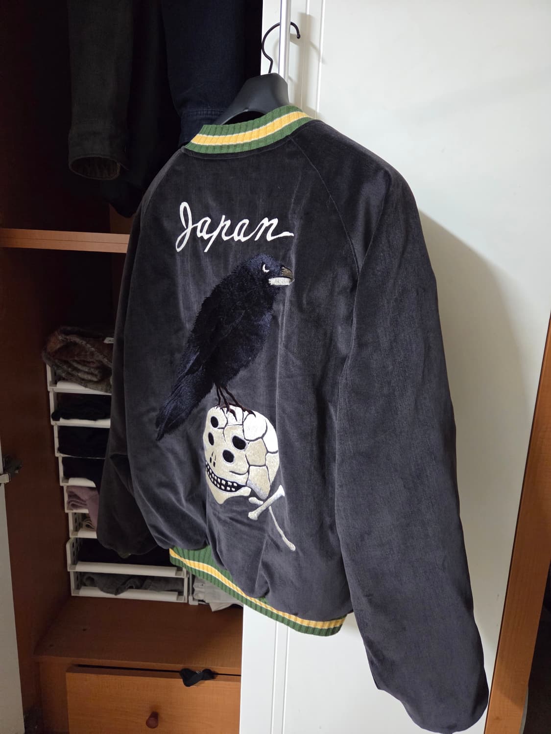 25ss 캐피탈 수베니어 까마귀 버전 3사이즈 팝니다 상품이미지3