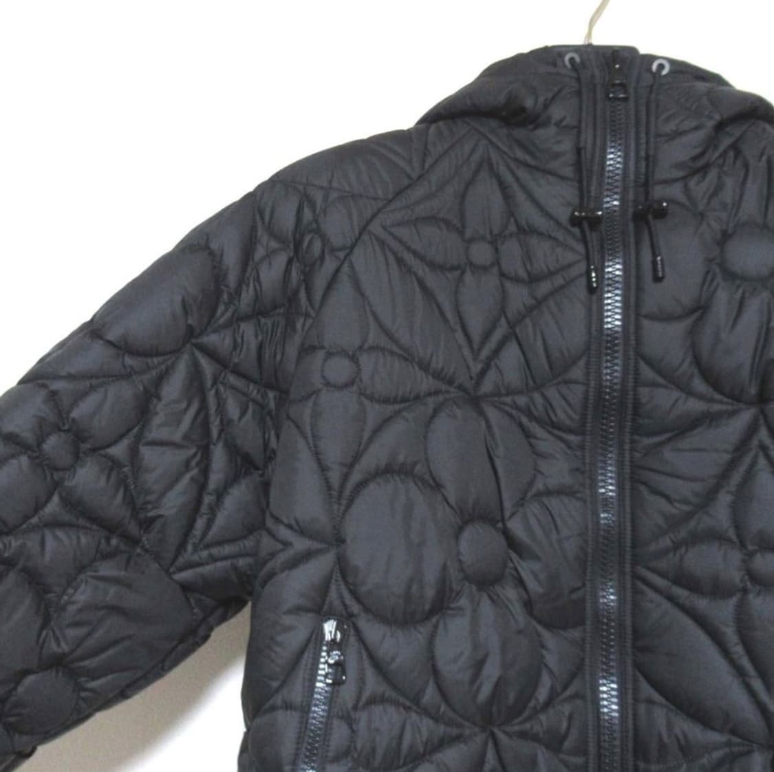 루이비통 플라워 패딩(나야와시님 소개) 50size 상품이미지3