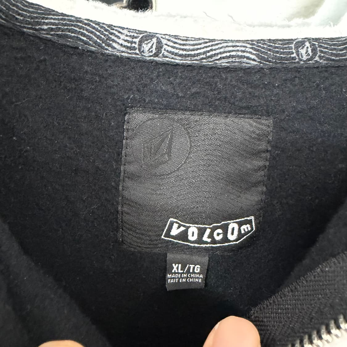 Volcom 스켈레톤 본 후드 집업 상품이미지8