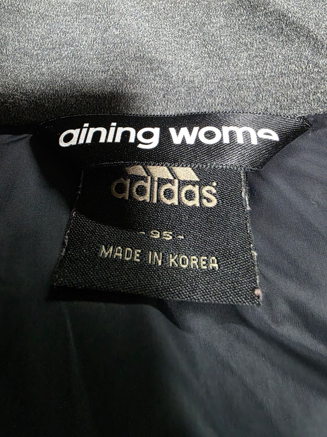 아디다스 스트레치 오리털 여성패딩.
싸이즈  95 . 상품이미지6