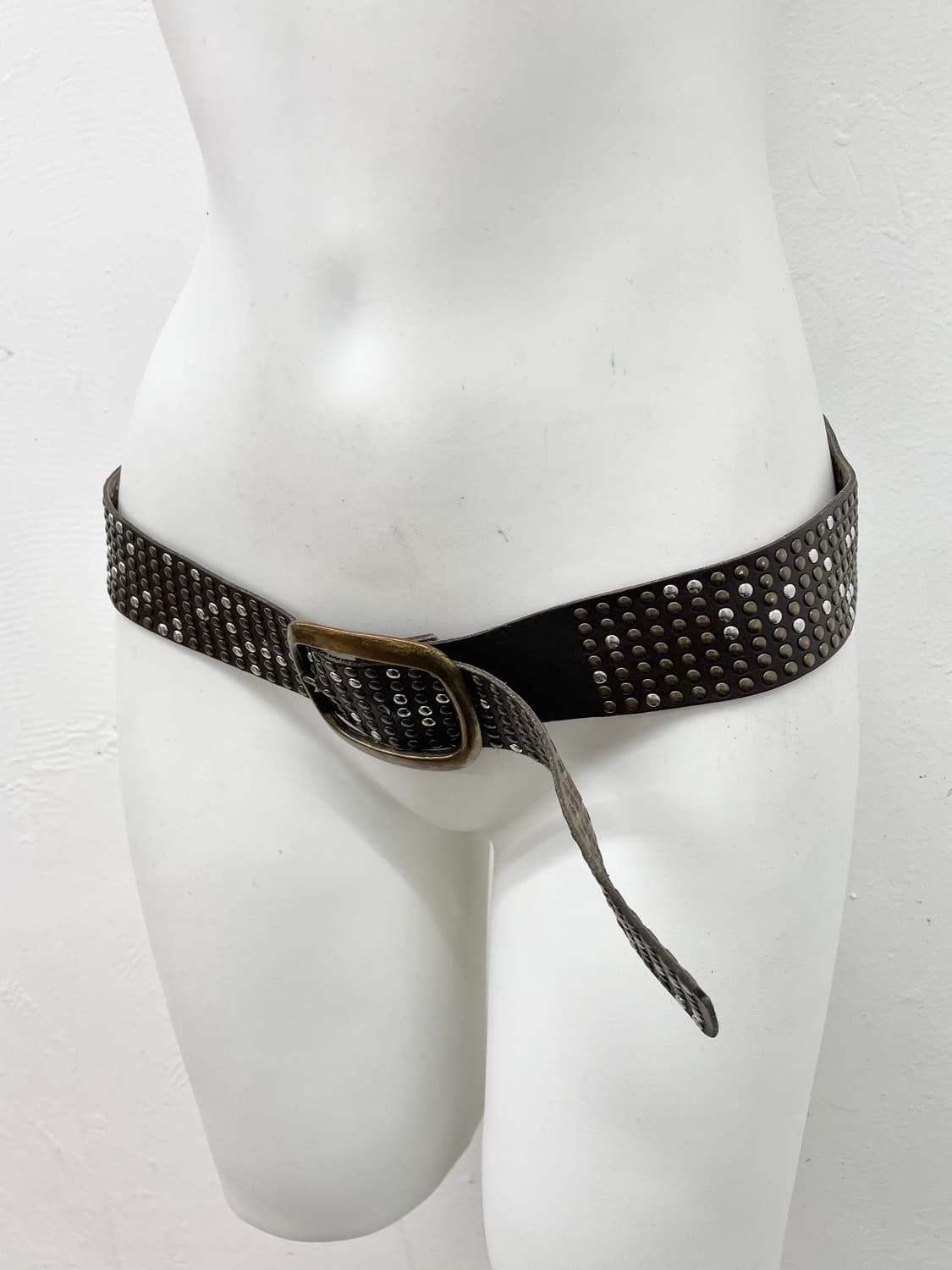 리얼레더 스터드 펀칭 버클 벨트 상품이미지3