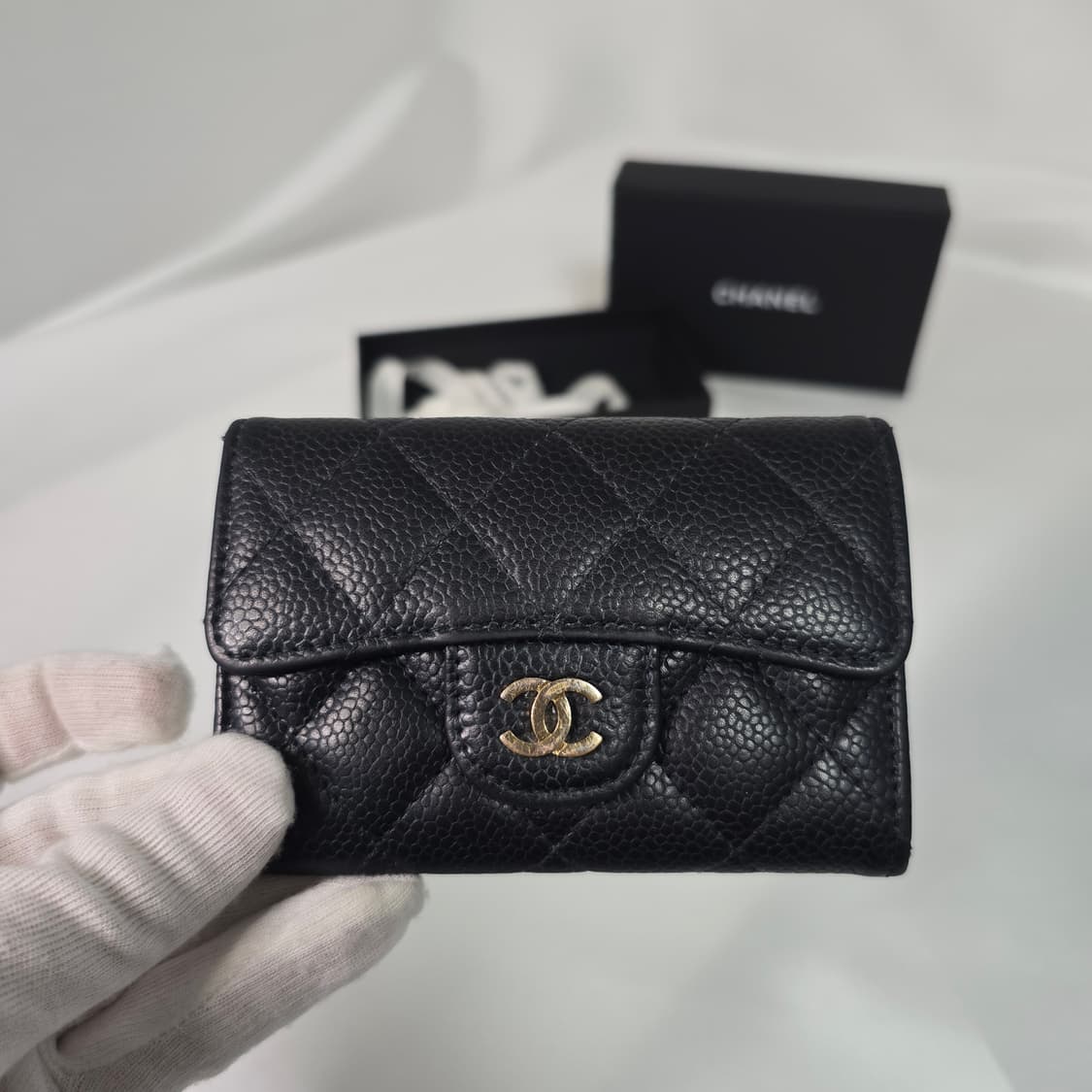 샤넬 클래식 카드지갑 블랙 금장 (AP0214) 상품이미지2