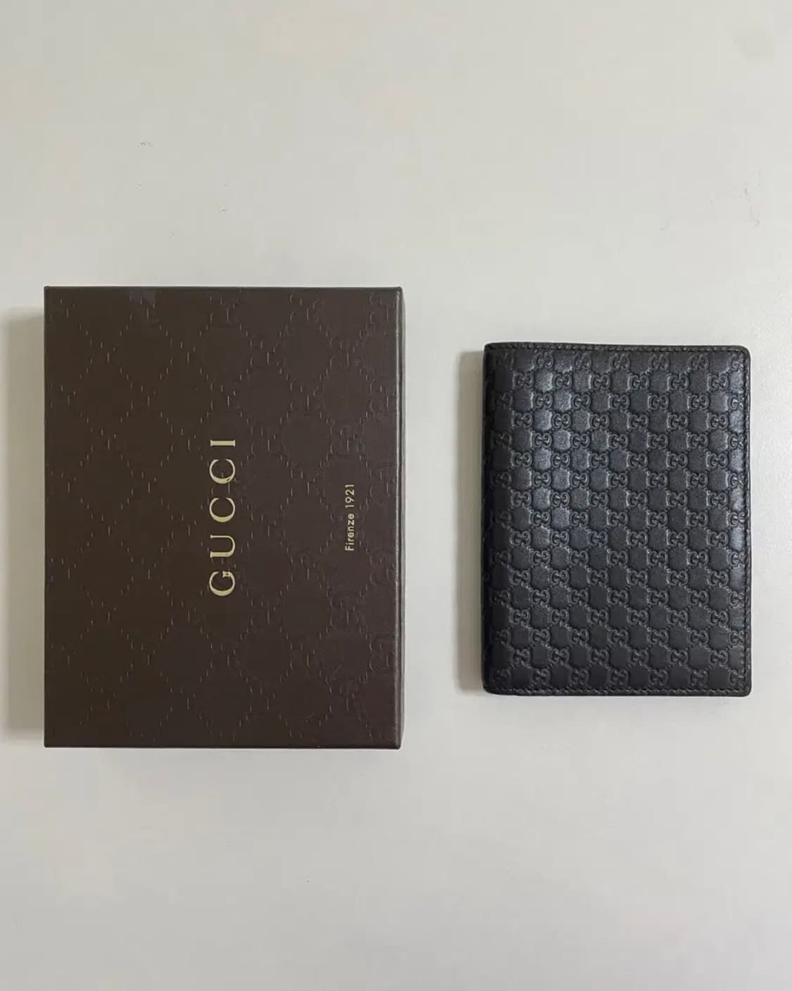 구찌 마이크로시마 여권지갑 상품이미지1