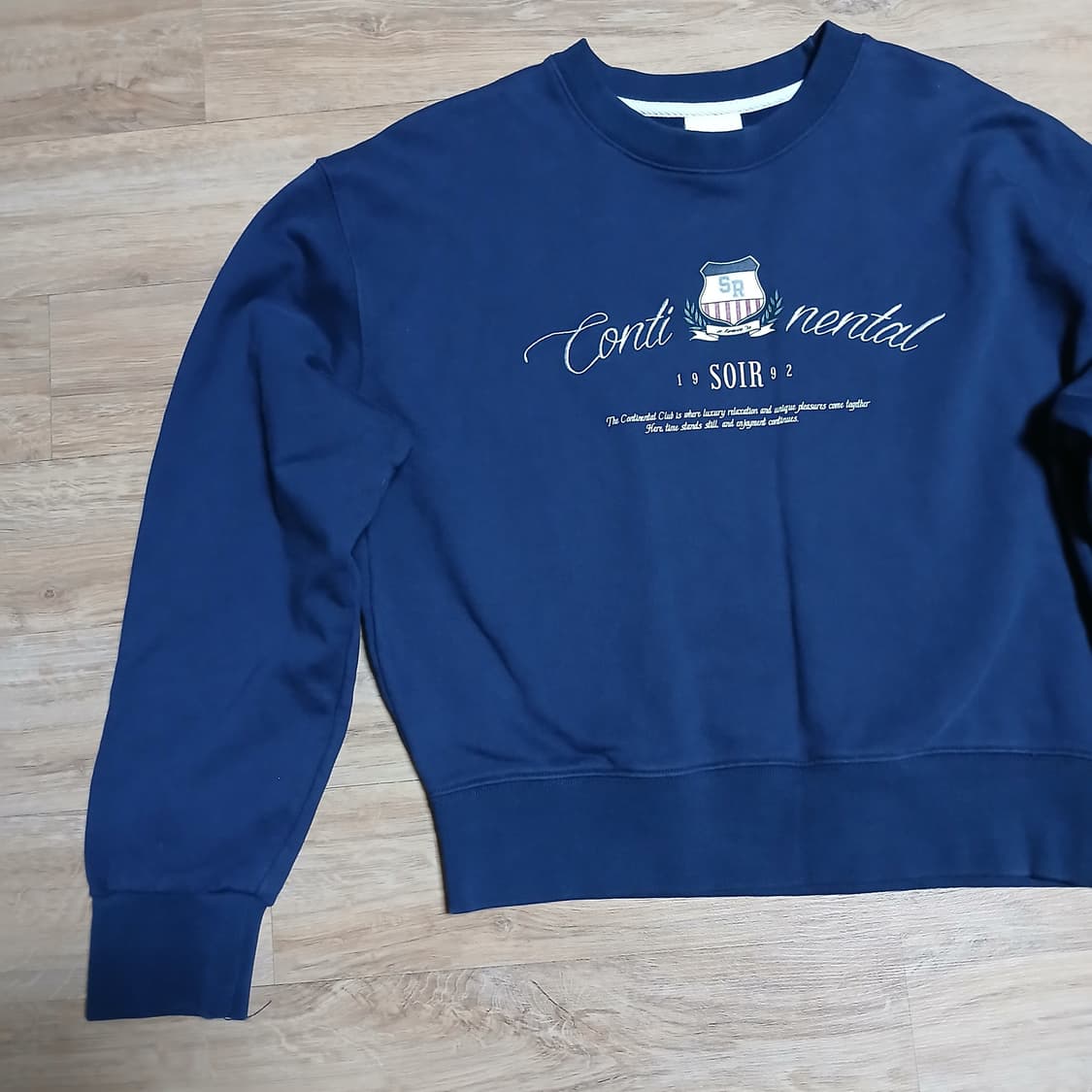 SOIR 쏘이르 크롭 우먼 맨투맨 쭈리 스웻셔츠 상품이미지4