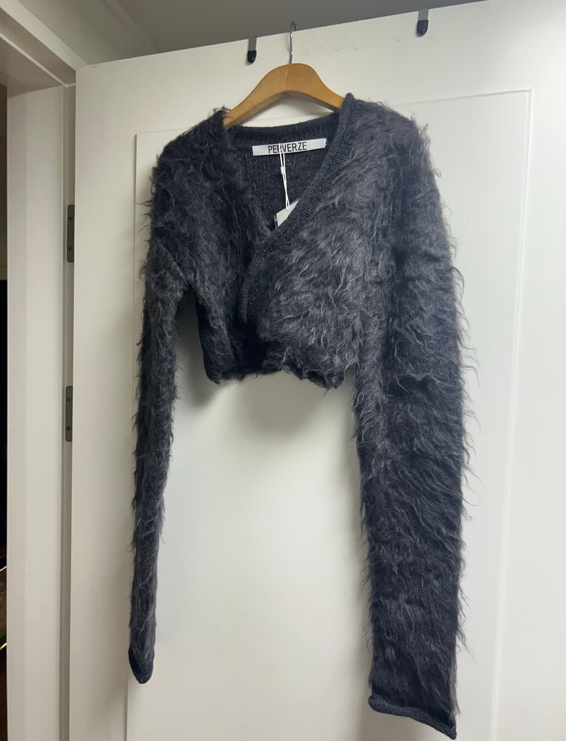 퍼버즈 크롭 니트 가디건 상품이미지1