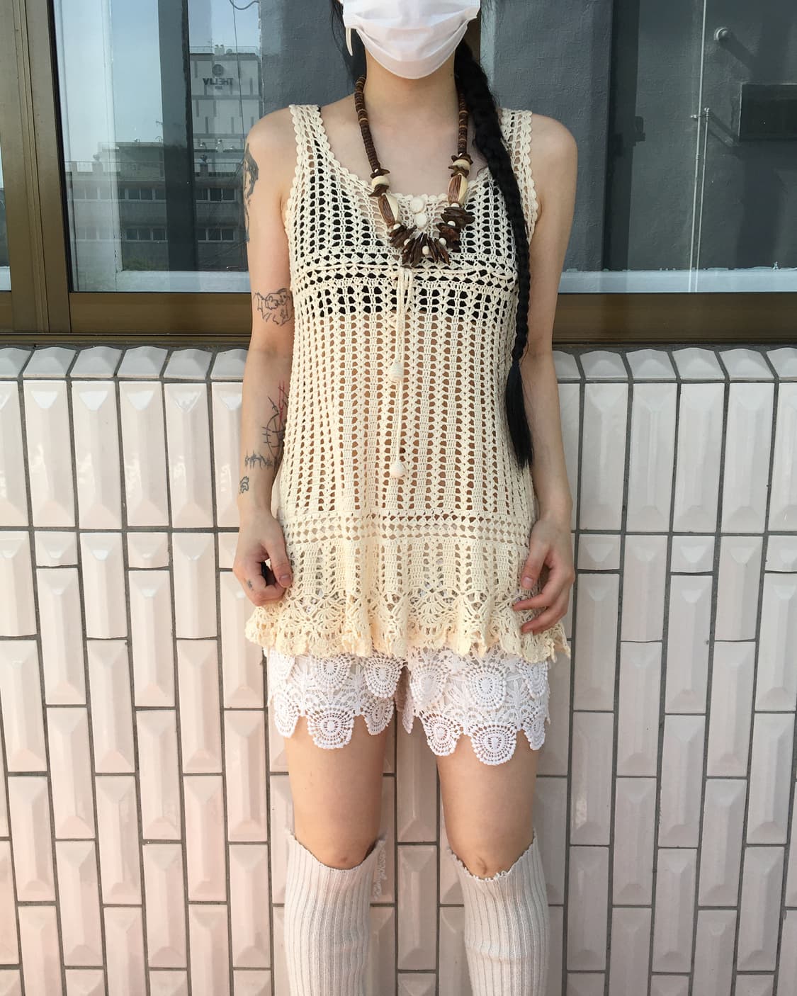Pom pom crochet sleeveless 상품이미지1