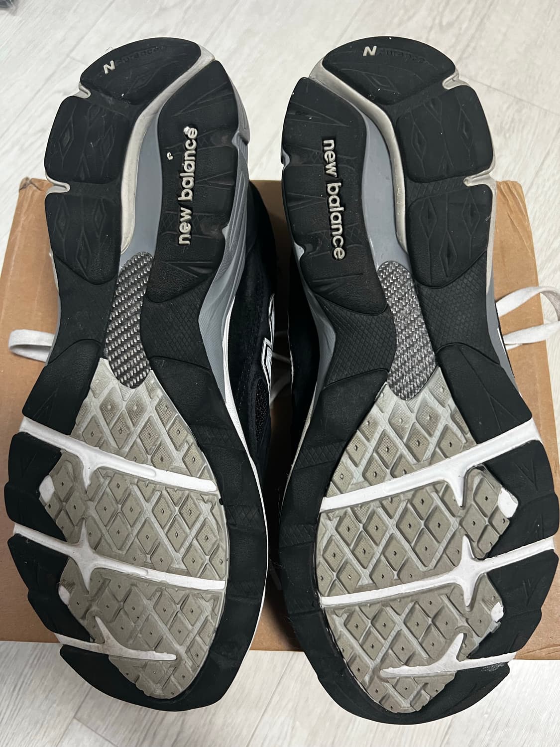 뉴발 990v3 블랙 285 상품이미지4