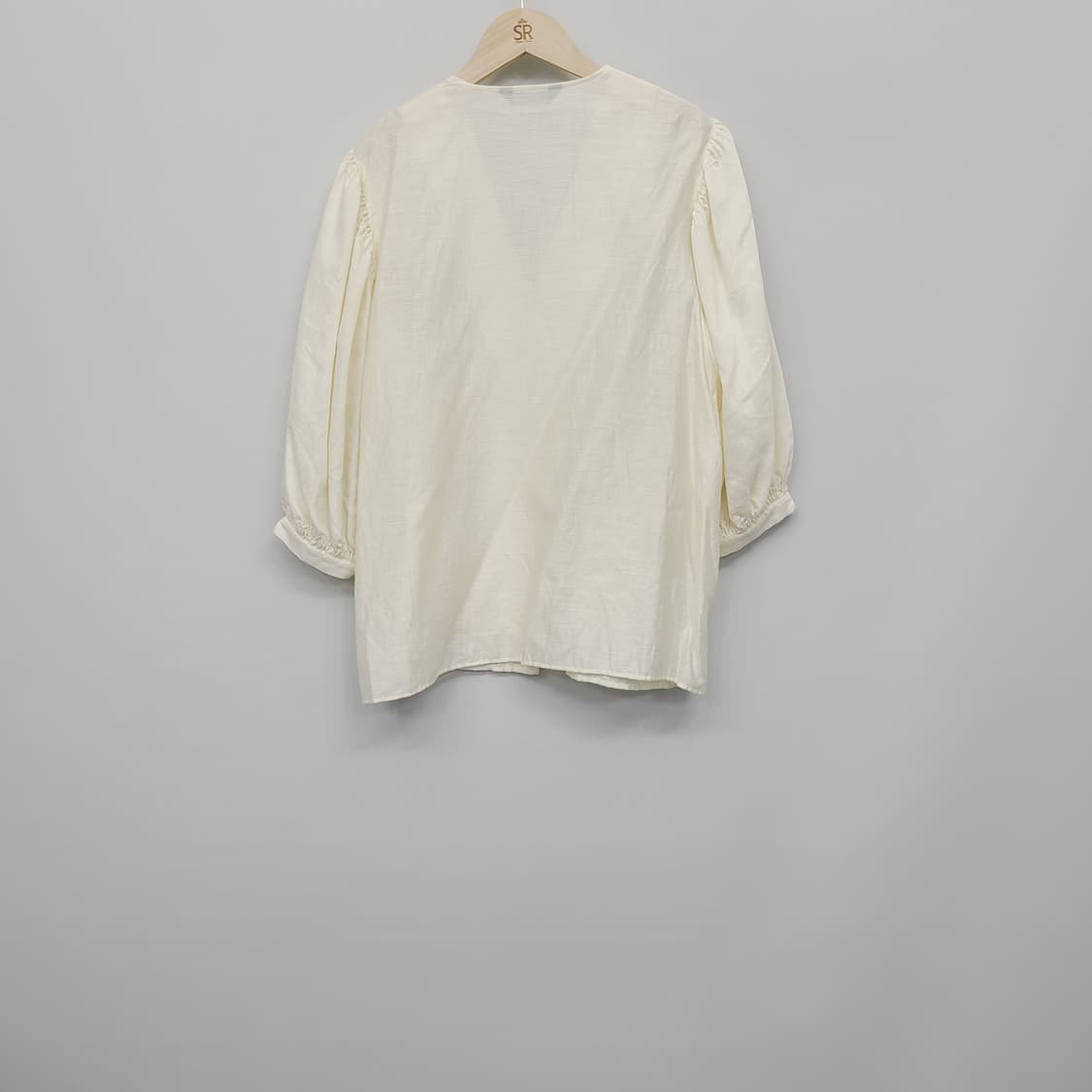  [KINDERSALMON] 킨더살몬 벌룬 블라우스 크림 (린넨 혼방) 상품이미지5