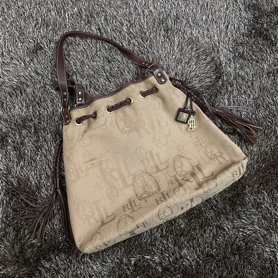 로렌 랄프 로렌 LAUREN Ralph Lauren 브라운 태슬 버킷백 상품이미지6