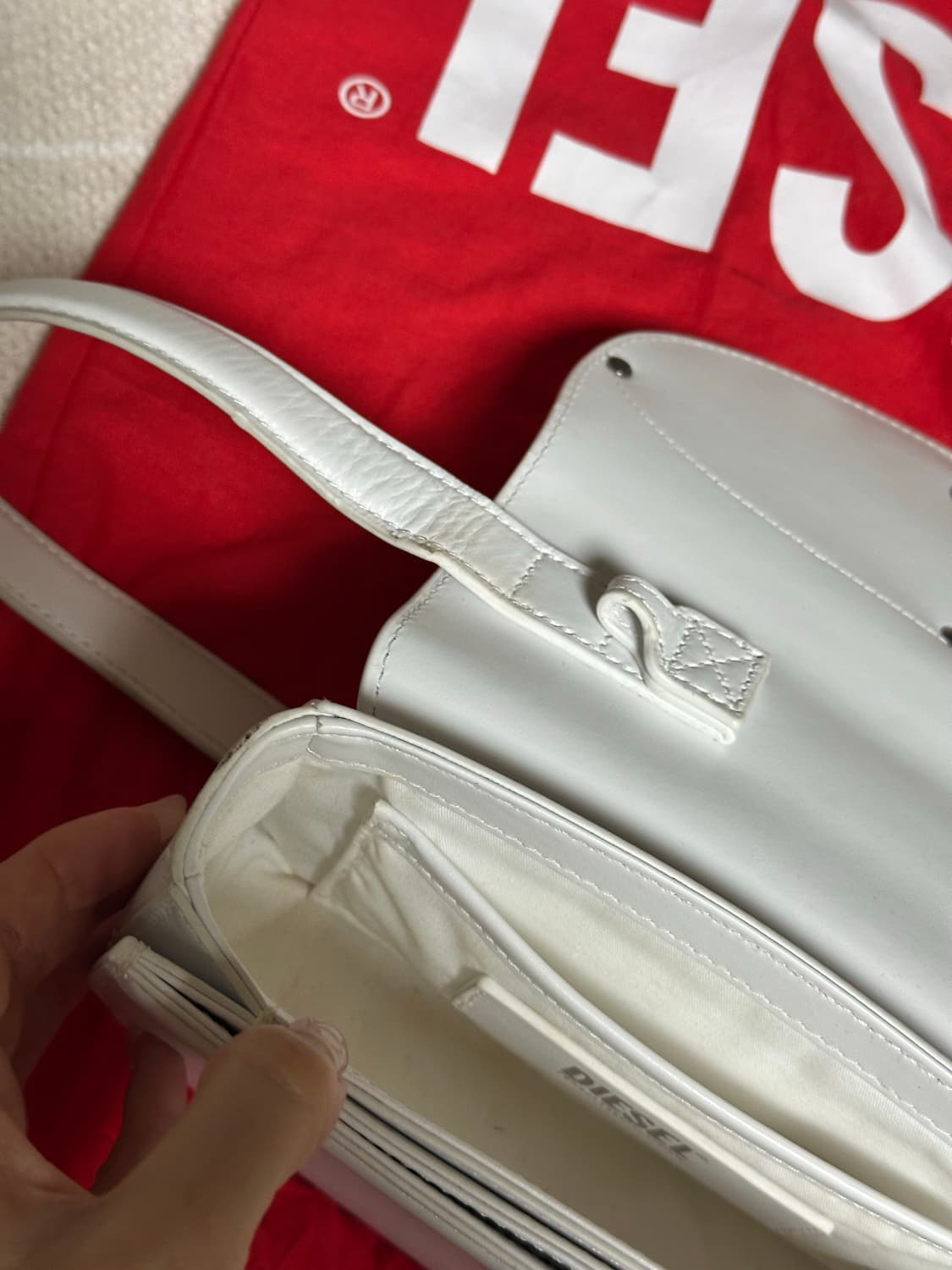 디젤 1DR 숄더백 인 나파 레더 화이트 상품이미지5