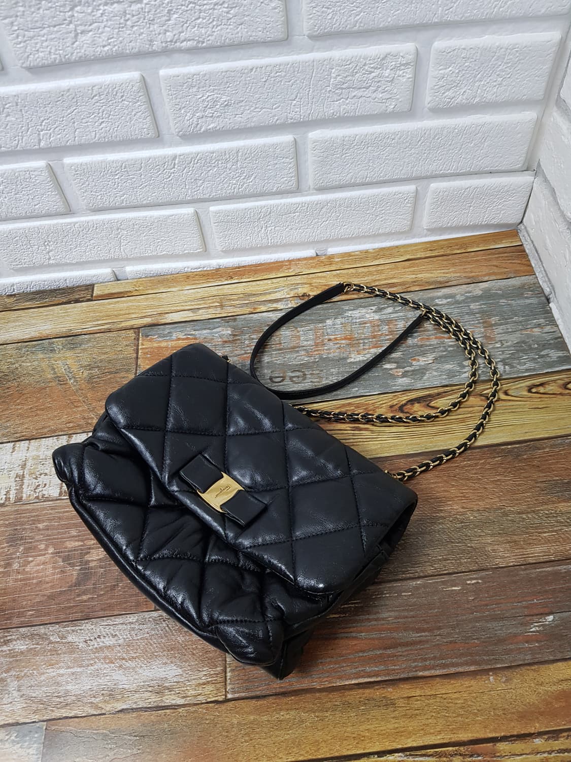 [정품] 페라가모 바라지니 퀼팅 크로스백 블랙 상품이미지2