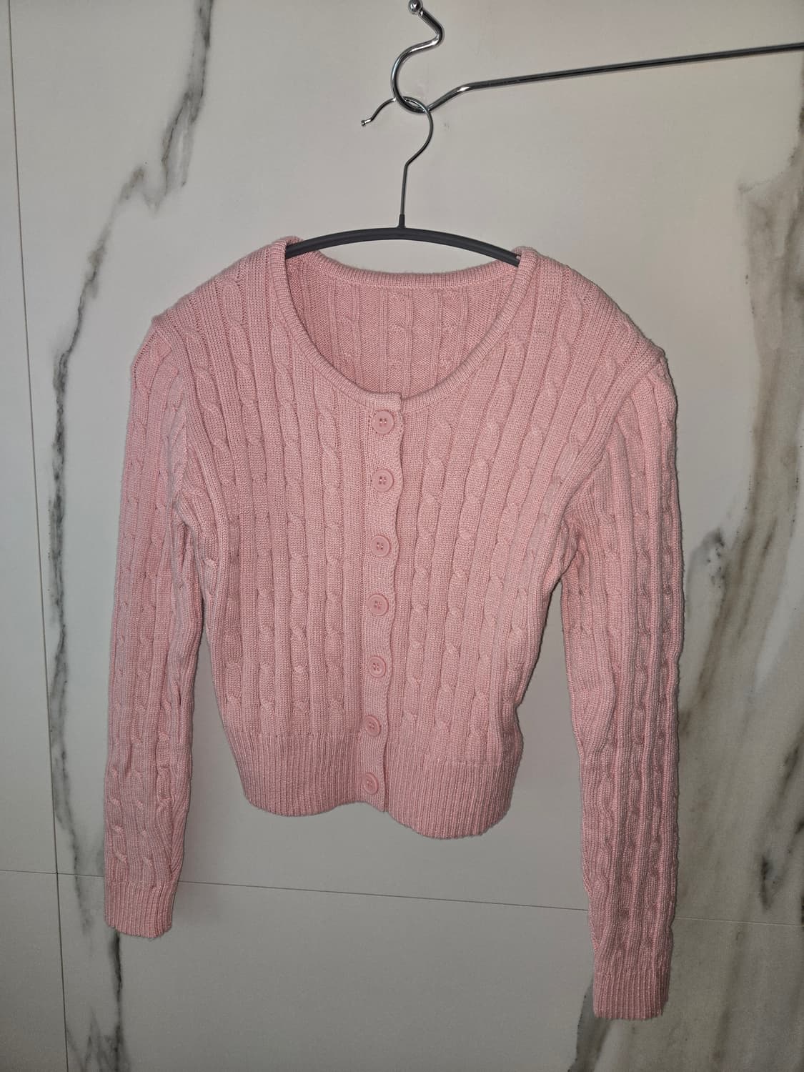 진한 딸기우유 색감 핸드메이드 니트입니다:) 상품이미지2