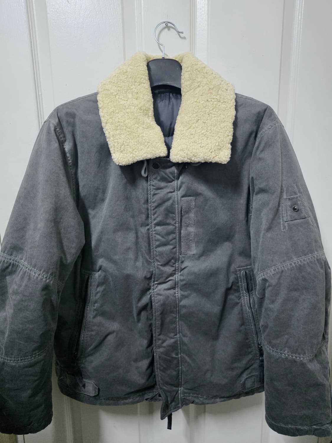 시리즈 라파예트 피그먼트 워싱 패딩 그레이 색상 105 사이즈 입니다.
 상품이미지1