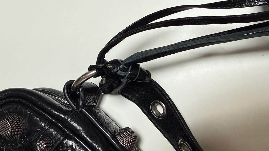 발렌시아가 남성 르 카골 크로스바디백 블랙 상품이미지5