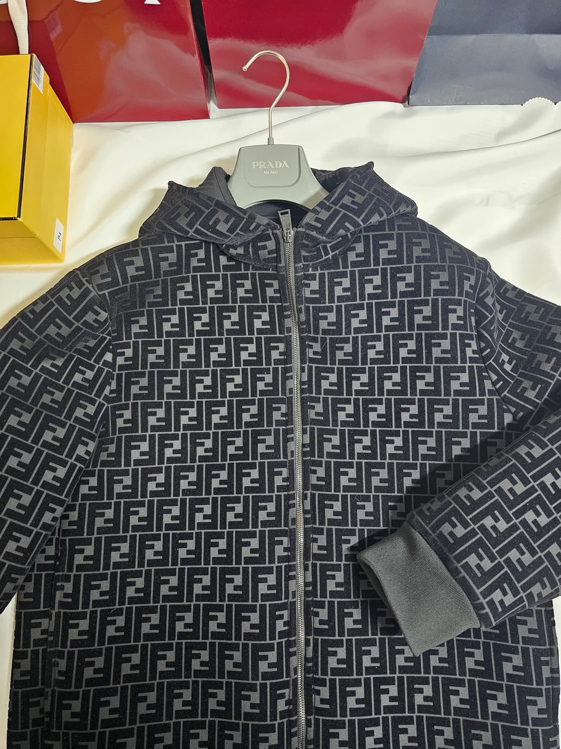 펜디 벨벳후드자켓 상품이미지2