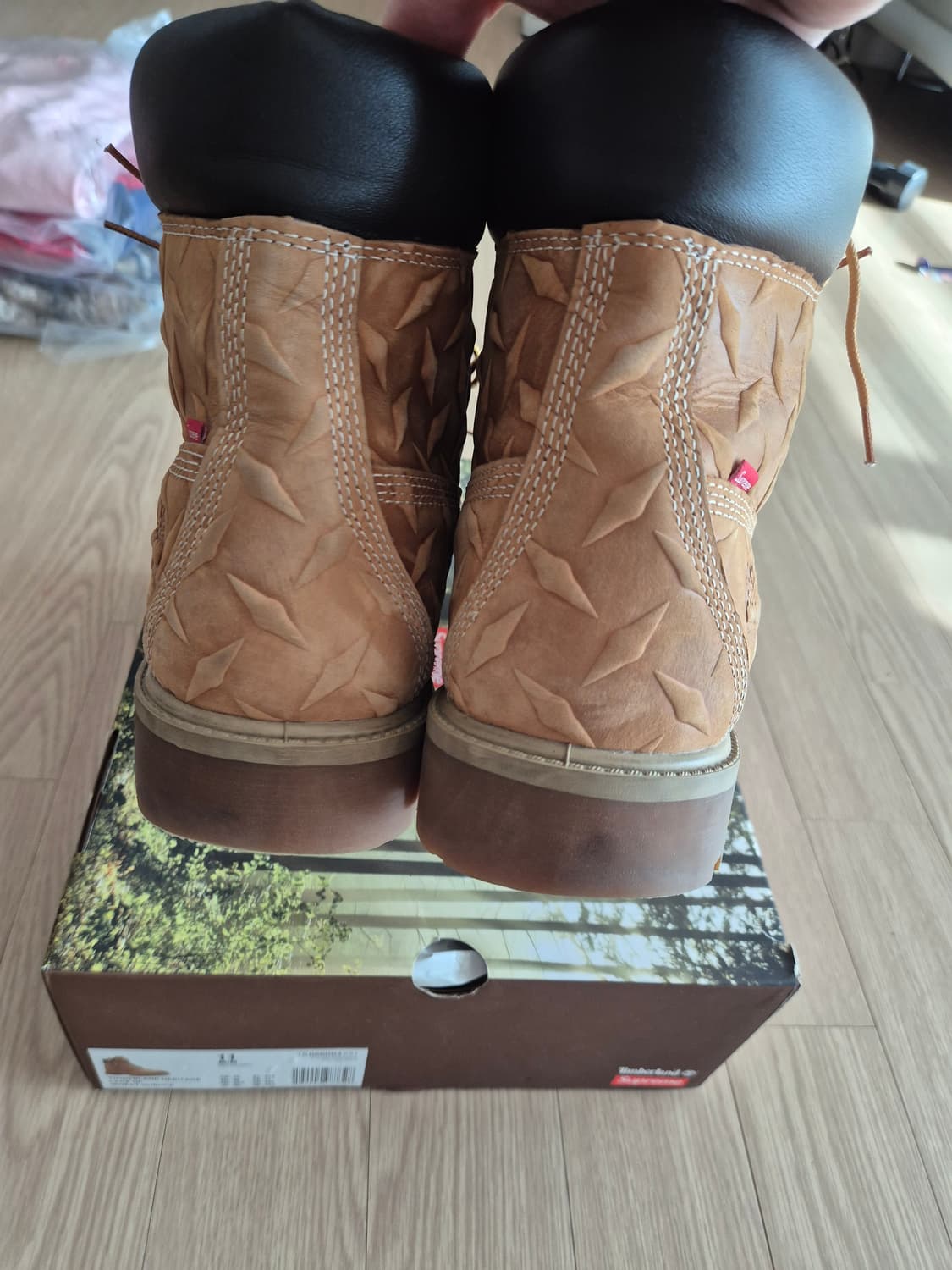 [290]팀버랜드 x 슈프림 다이아몬드 플레이트 6인치 부츠  상품이미지4