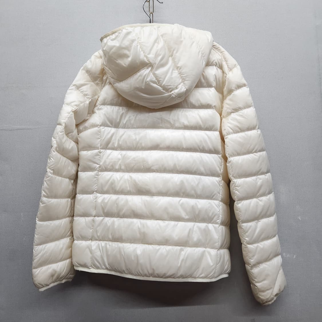 유니클로 경량 후드 덕다운패딩 M 상품이미지3