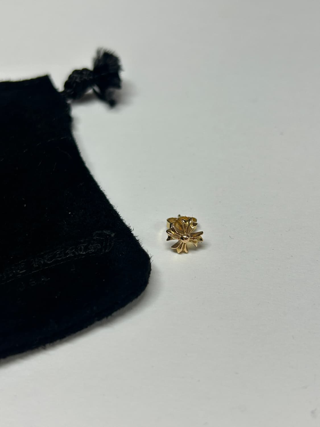 크롬하츠 22k 플러스 스터드 이어링 상품이미지1