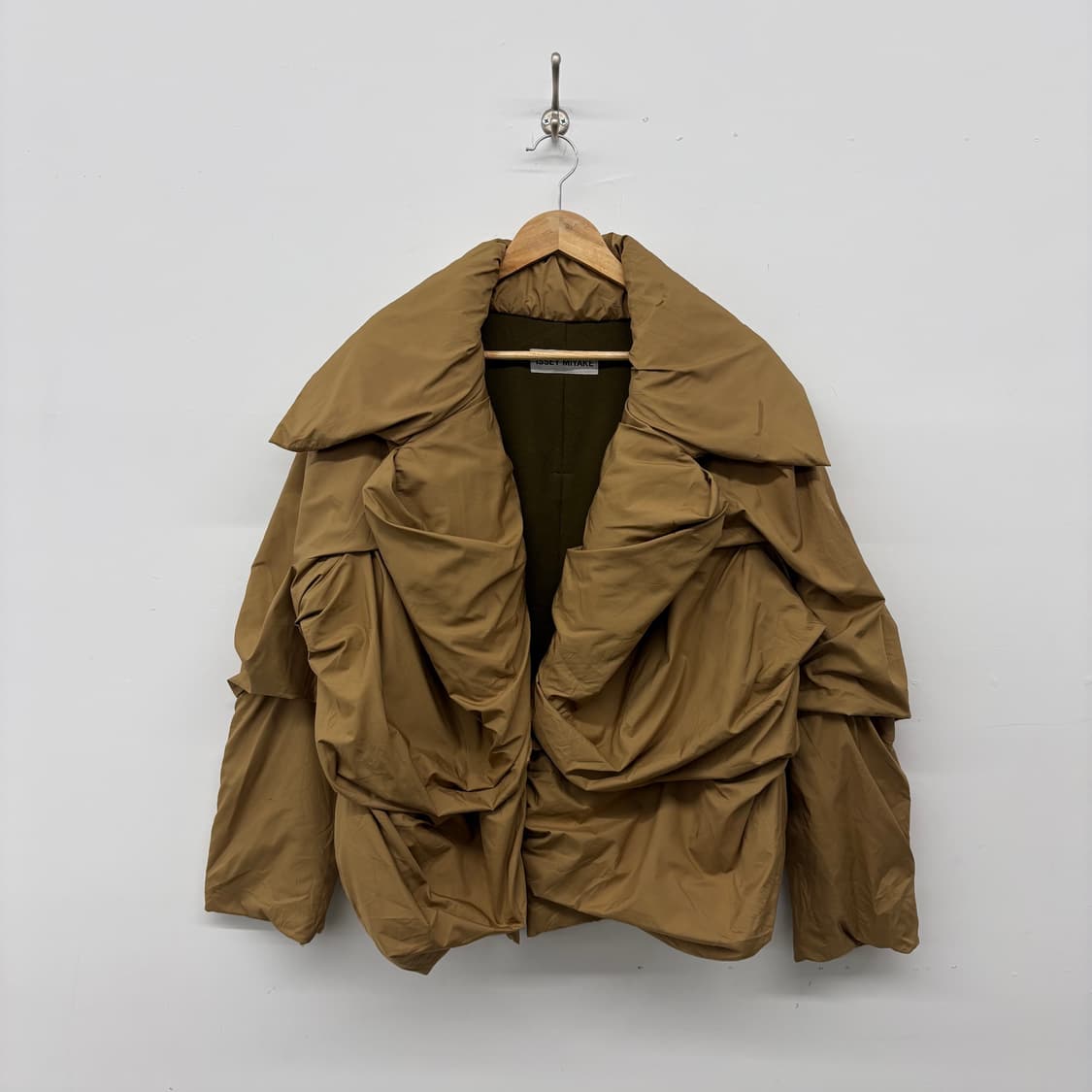 ISSEY MIYAKE 개더 재킷 여/L 상품이미지1