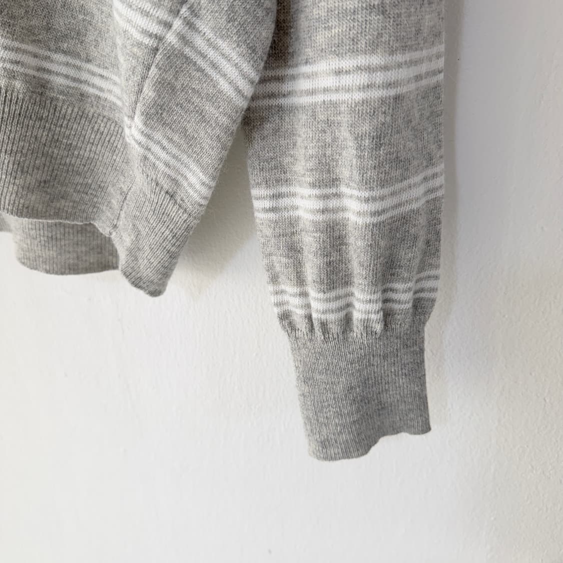 Lepvonj 레프본 스트라이프 브이넥 여름니트 그레이 상품이미지5