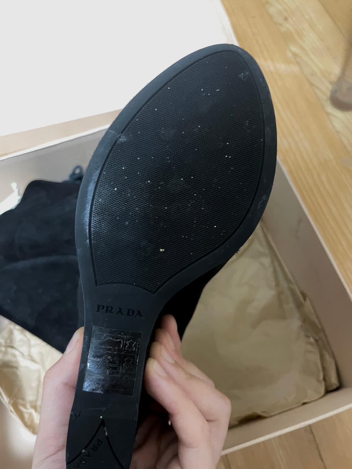 프라다(PRADA) 스웨이드 오픈토 웨지힐 – 38사이즈 상품이미지3