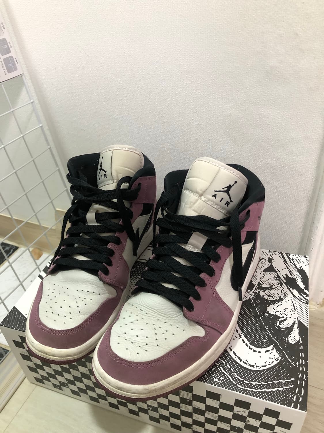 나이키 에어 조던 1 미드 SE 라이트 멀베리 상품이미지1