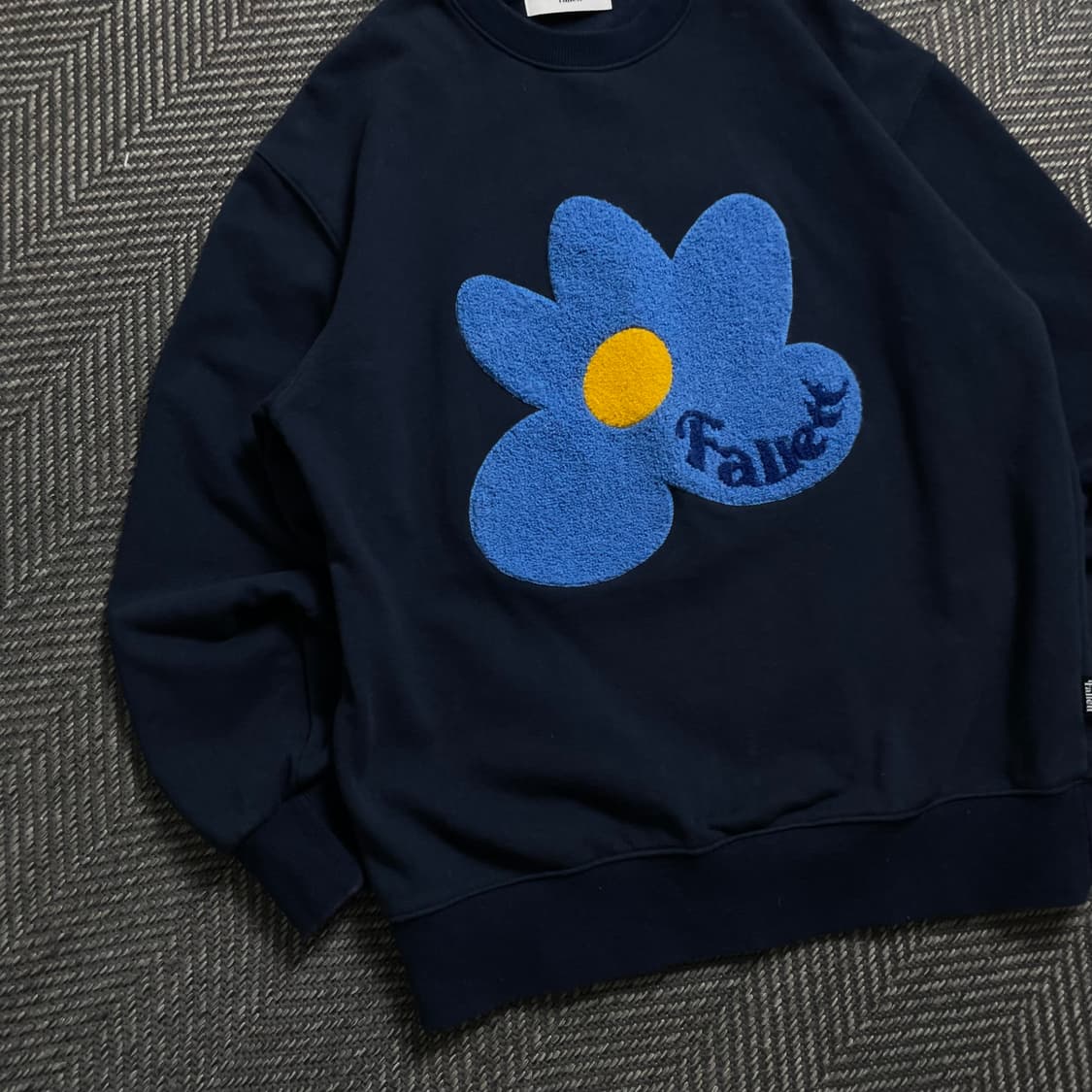 팔렛 플라워 빅로고 박시핏 부클 맨투맨 네이비o 4945 상품이미지4