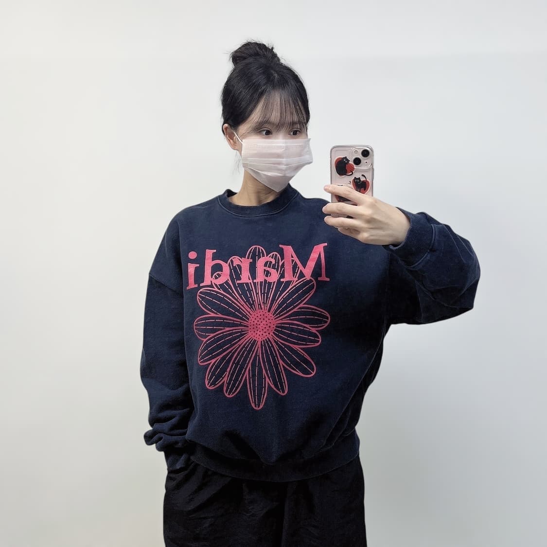 마르디메크르디 플라워 맨투맨 네이비🍓 상품이미지1