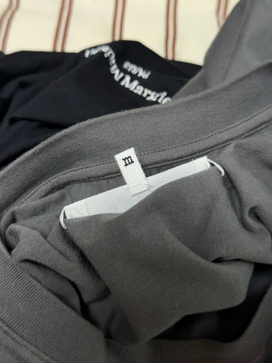 메종마르지엘라 반팔(차콜) 상품이미지5