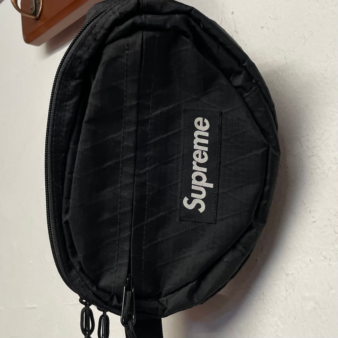 슈프림 18fw 블랙 웨이스트백 상품이미지1