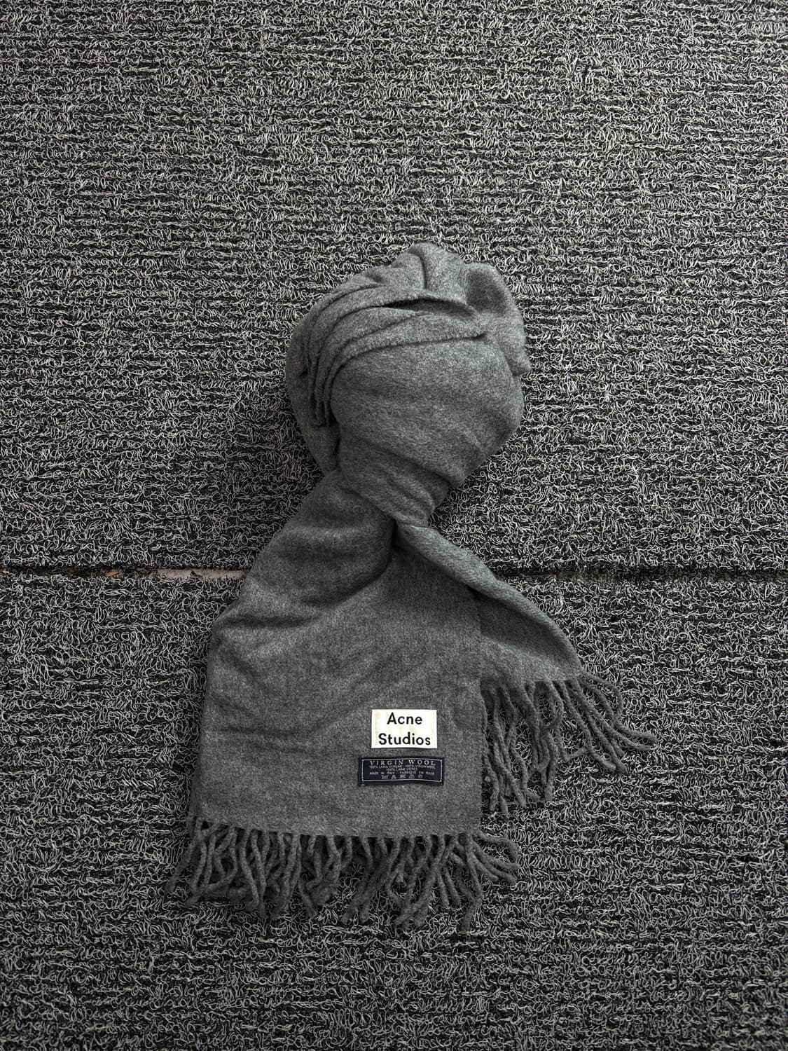 아크네 스튜디오 버진울 그레이 미니멀 머플러 2122 상품이미지3