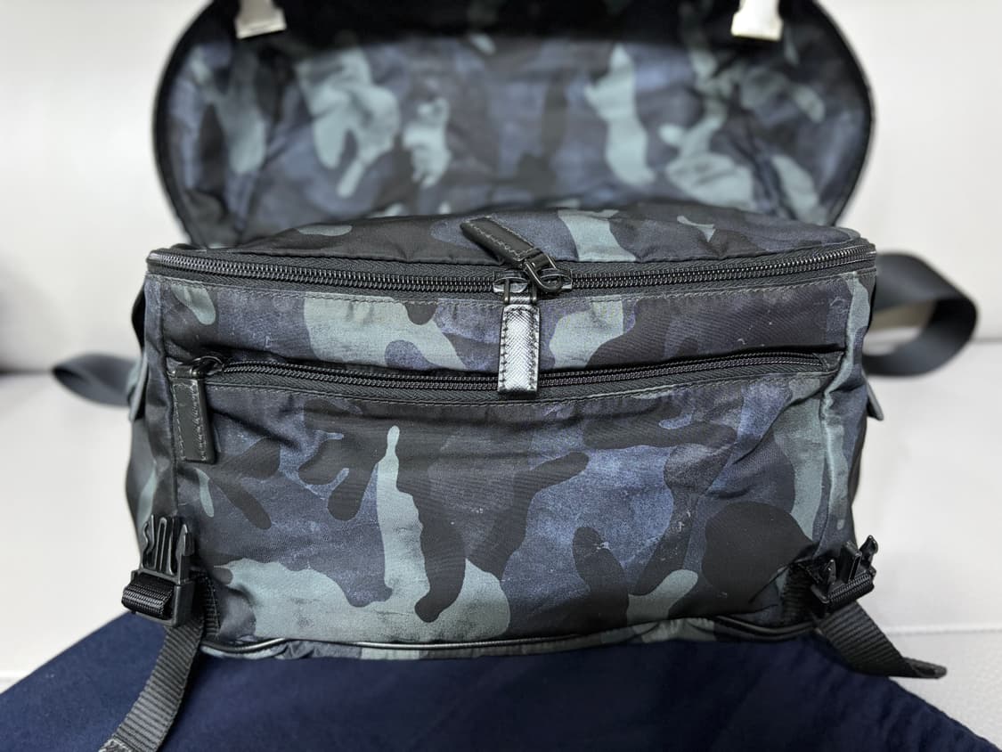 프라다 바이커백 카모 라지 VA0991 상품이미지5