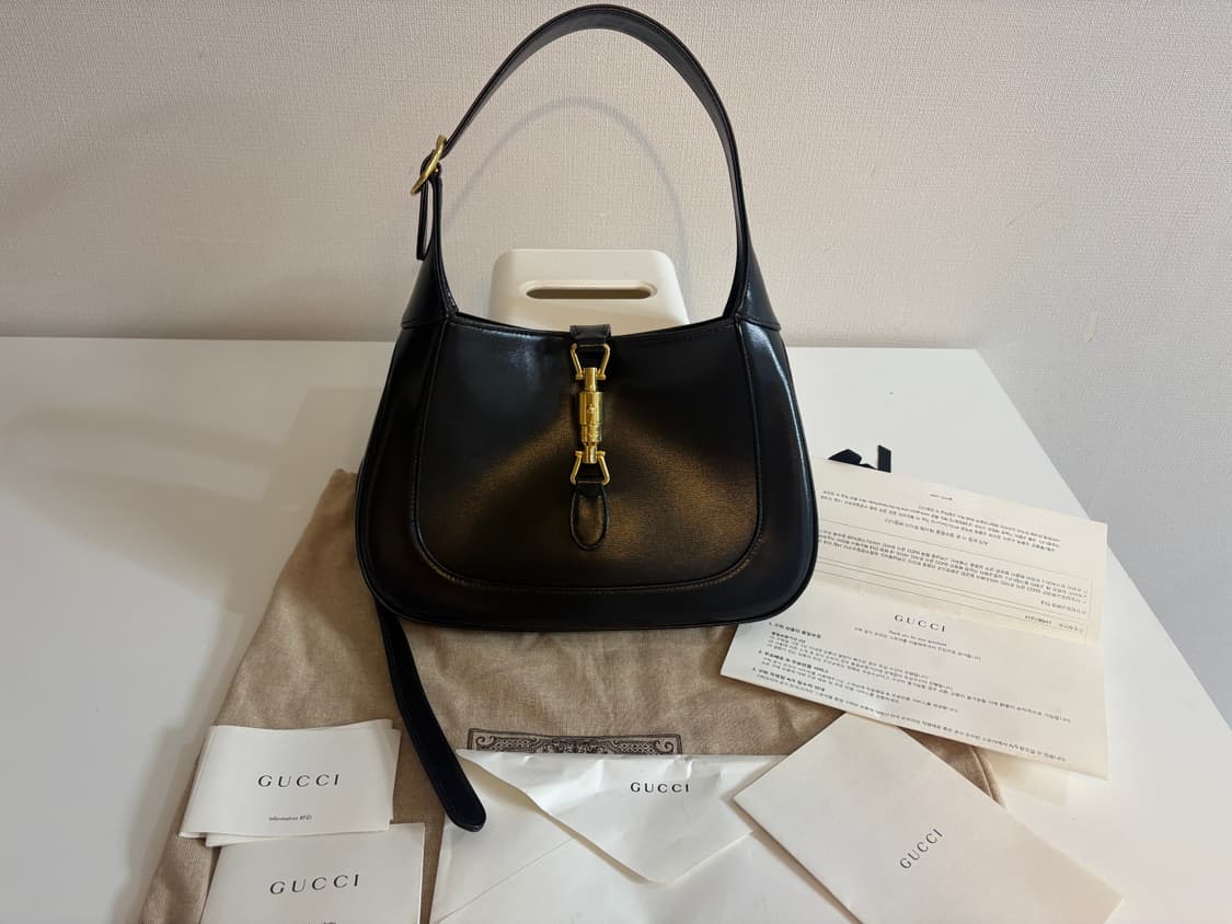 구찌 재키백 1961 스몰 숄더백 (블랙 레더) 상품이미지2