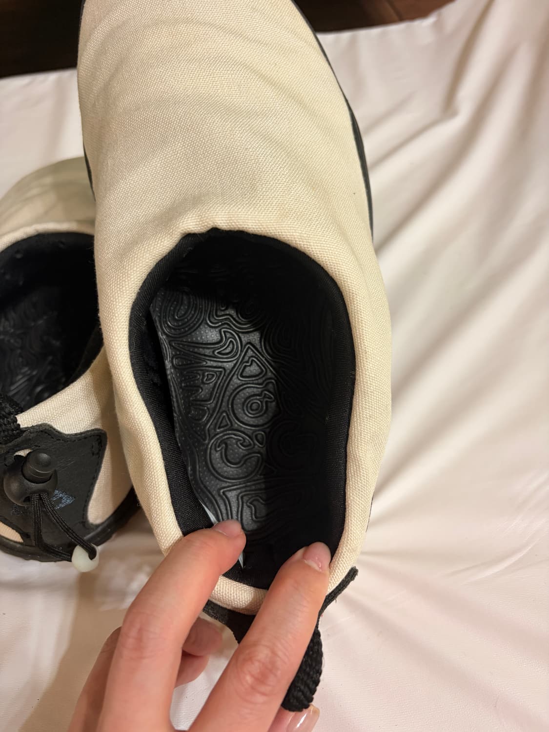 나이키 ACG 목 서밋 화이트 앤 블랙 상품이미지2