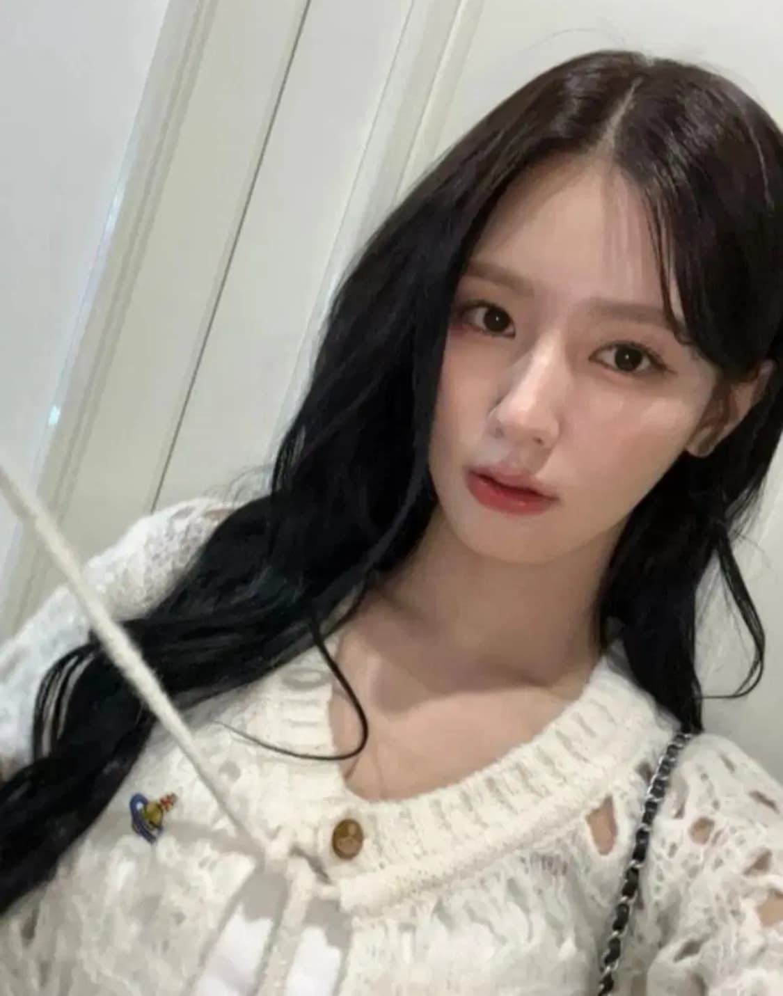 비비안웨스트우드 레이스워크 가디건 폼폼이 아이보리 아이돌 미연 상품이미지6