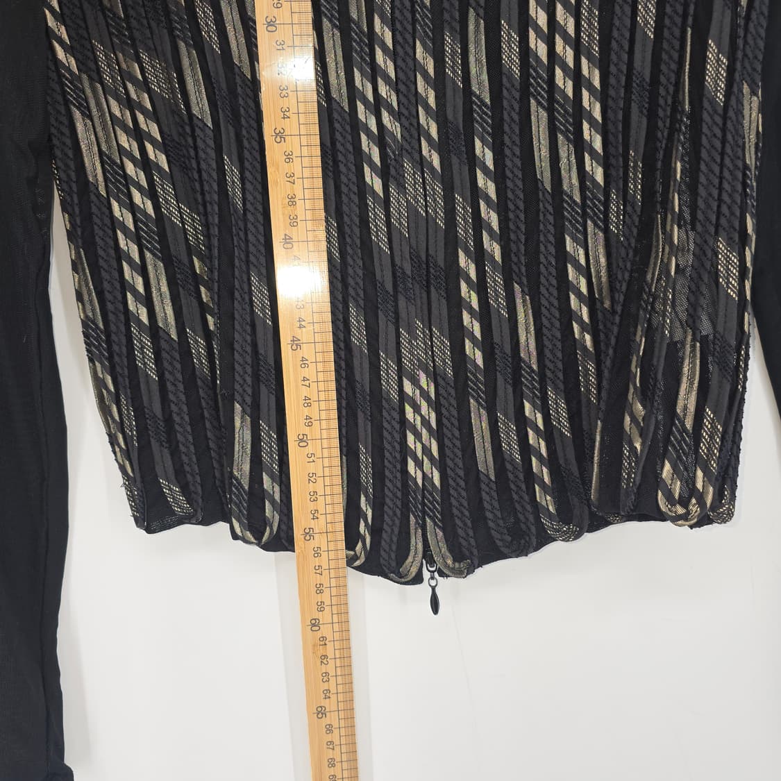 프리미엄 시스루 스트라이프 블랙 탑 (유니크 입체 패턴) 상품이미지5