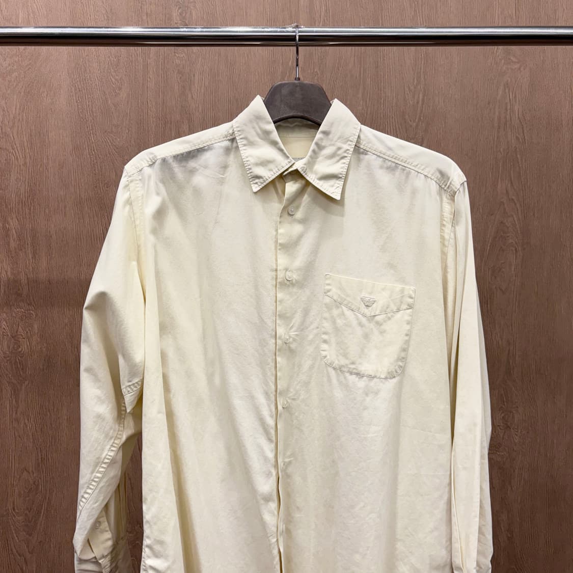 엠포리오 아르마니 코튼 긴팔 셔츠 클래식 스탠다드 카라 디테일 옐로우 상품이미지4