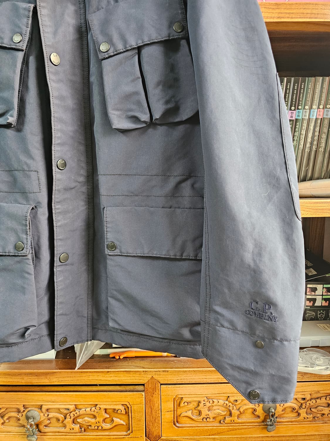 진한 네이비 cp컴퍼니 씨피 아웃포켓 야상형 나일론 자켓 105 사이즈 상품이미지4