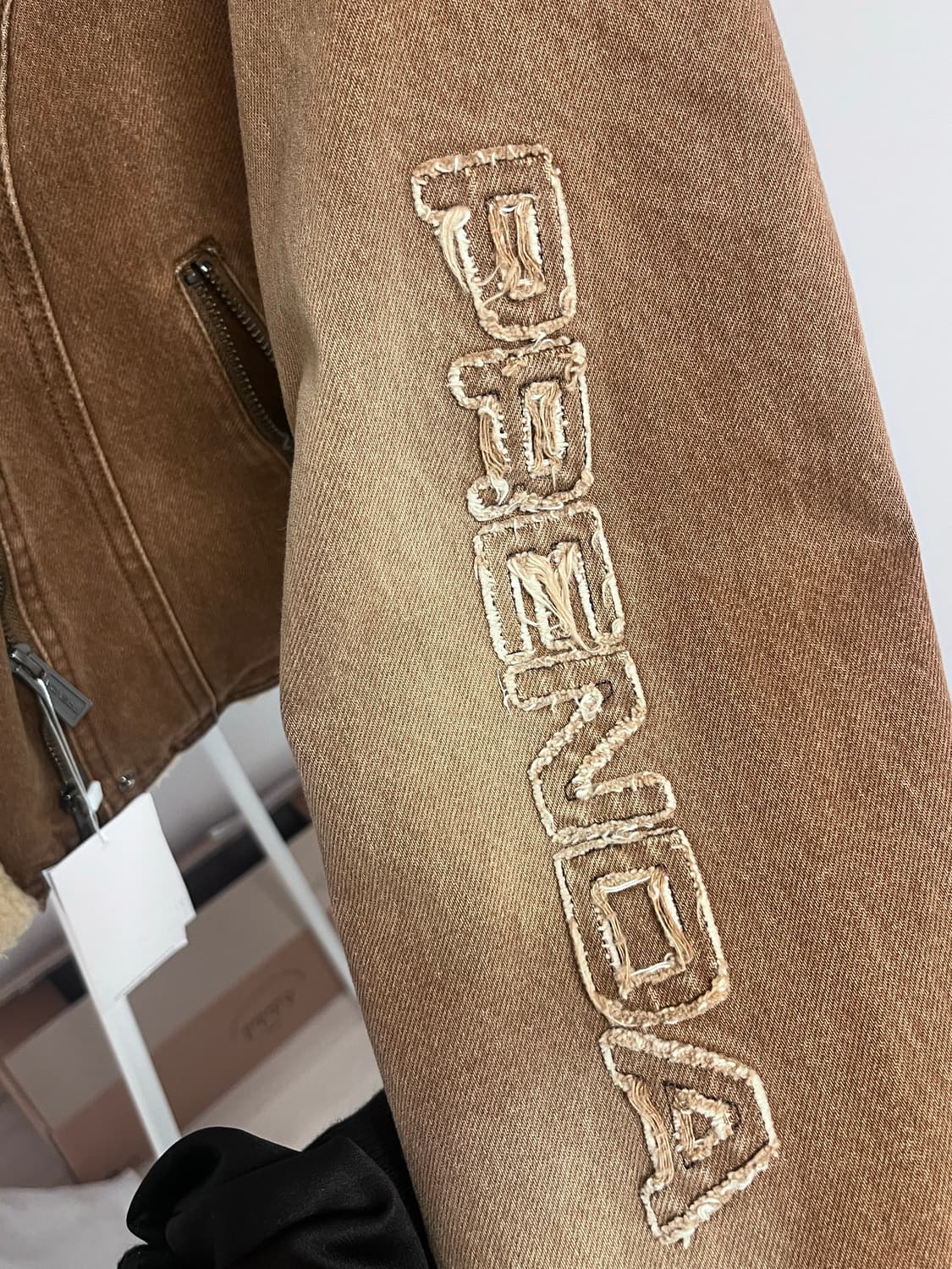 프렌다 데님 셔링 무스탕 자켓 브라운 상품이미지4