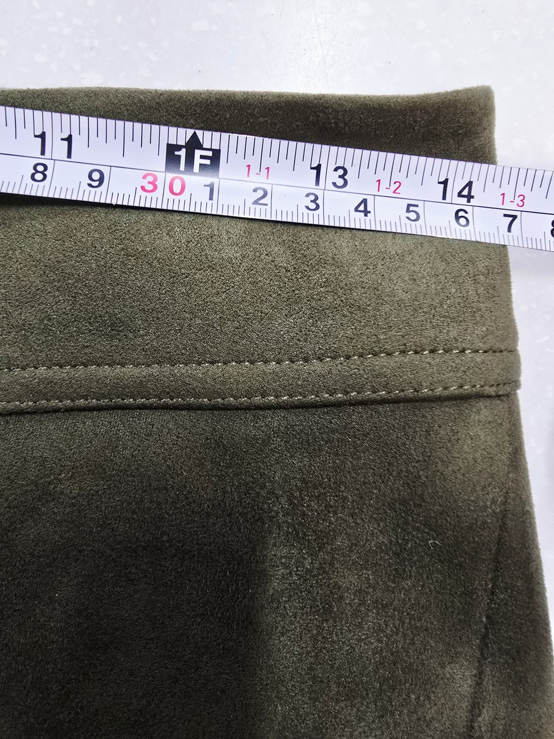 지컷 카키 언발란싱 스웨이드 랩 스커트 상품이미지6