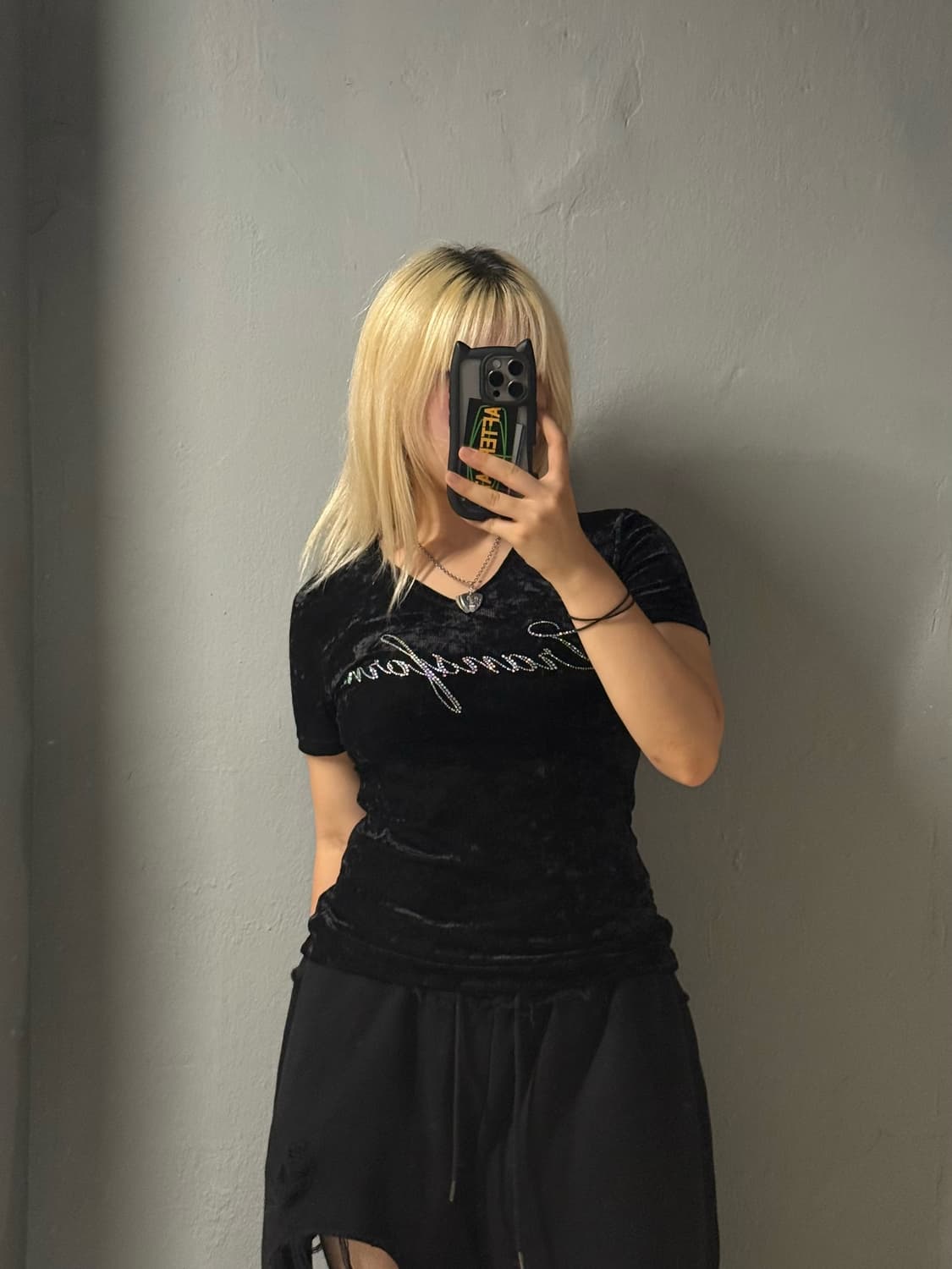 XFRM cubic lettering velvet top 상품이미지2
