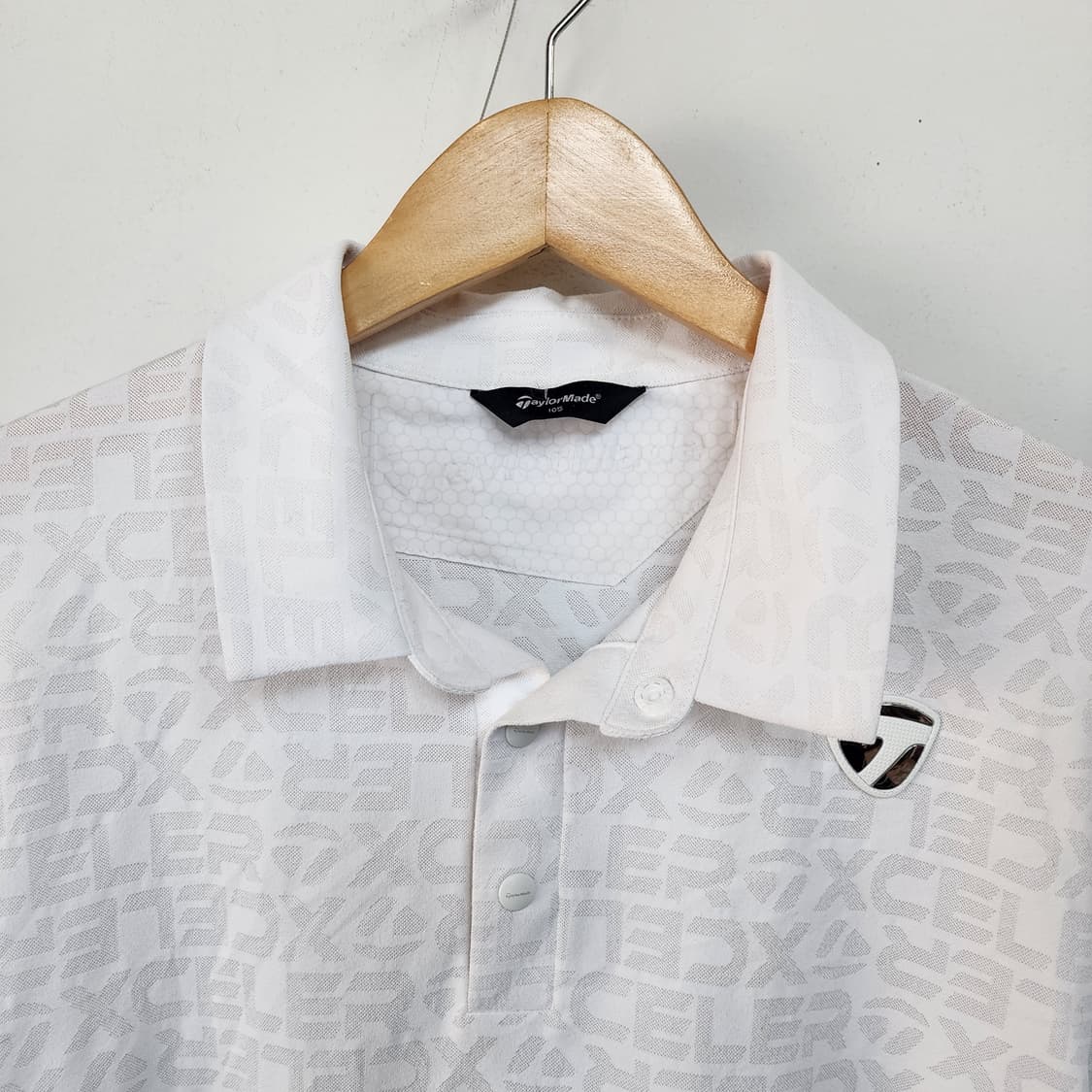 테일러메이드 화이트 로고 패턴 반팔 카라티 상품이미지2