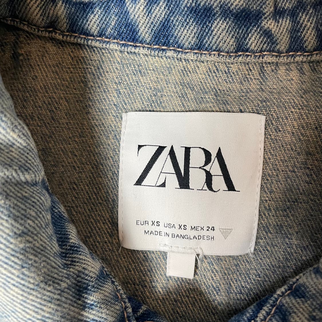 ZARA 디스트로이드 데님 크롭 점퍼 상품이미지4