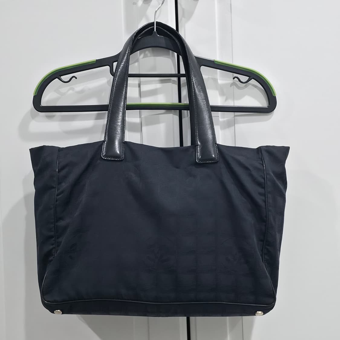 샤넬 트래블라인 나일론 토트백 블랙 상품이미지1