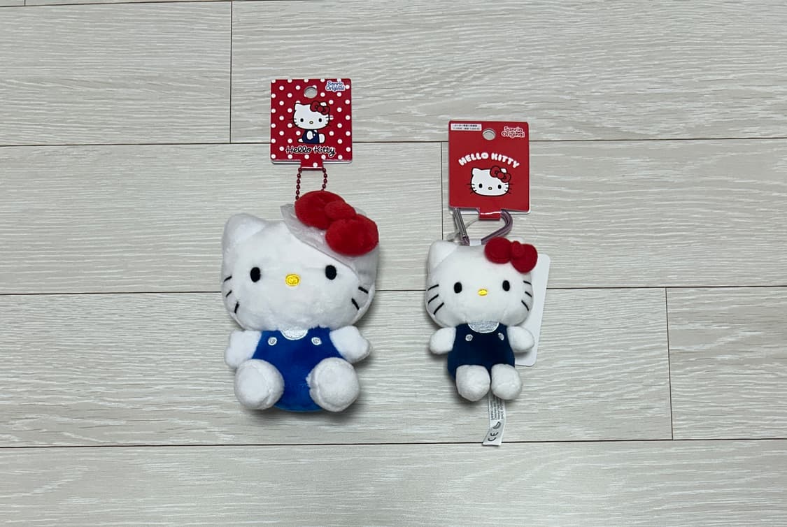 산리오 오리지널 헬로키티 마스코트 인형 키링(베이직/하트카라비너) 상품이미지1