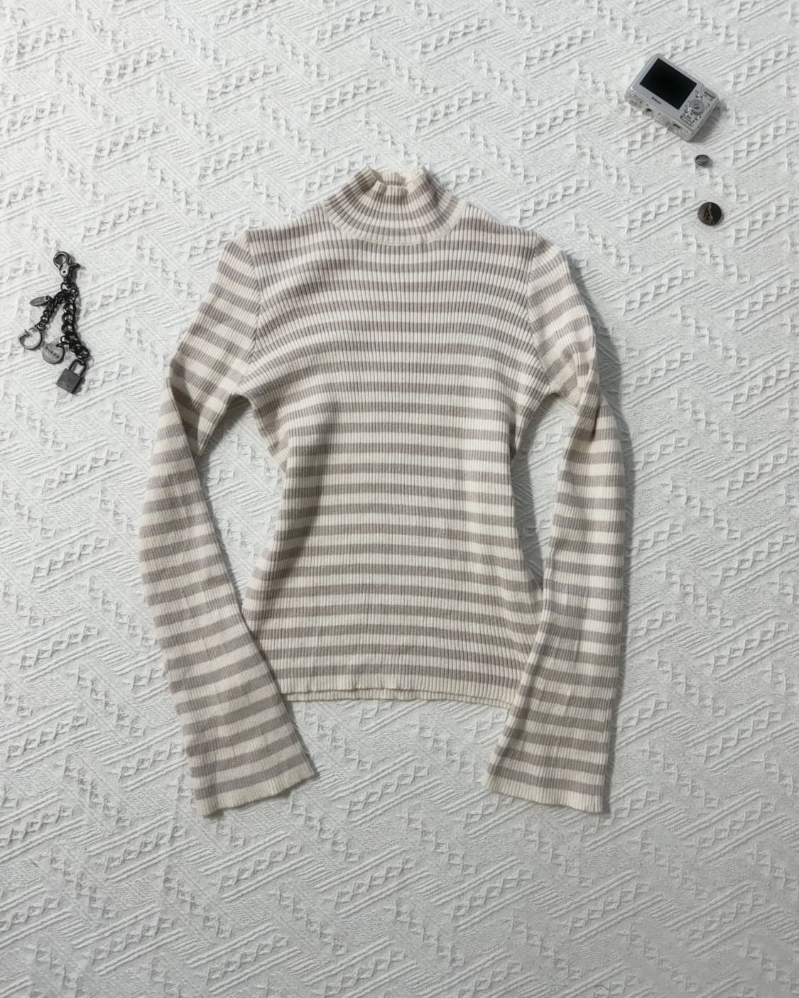 울 혼방 세미 페플럼 슬리브 하이 넥 니트 상품이미지1