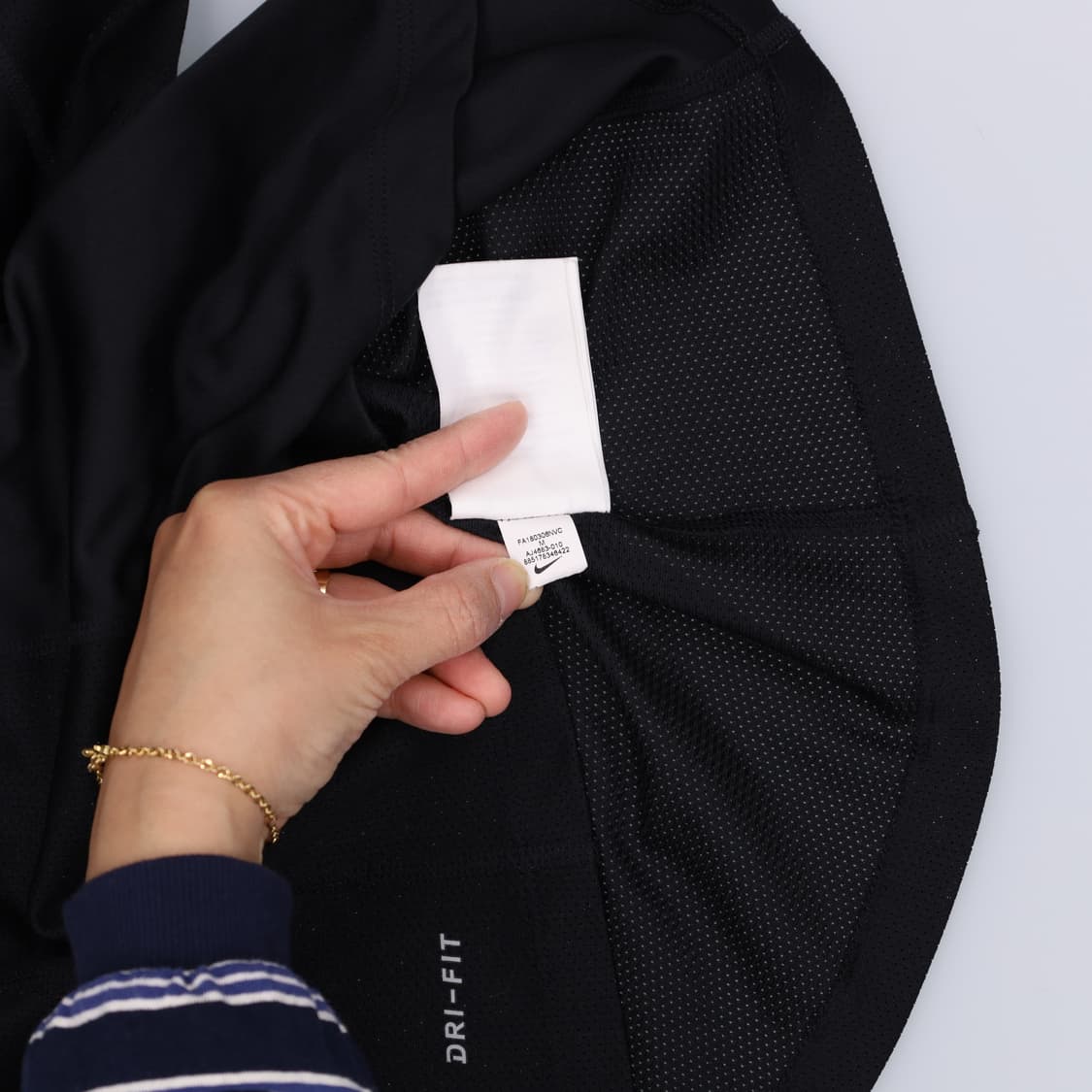 M 나이키 여성 드라이핏 반팔 0410H1 상품이미지5